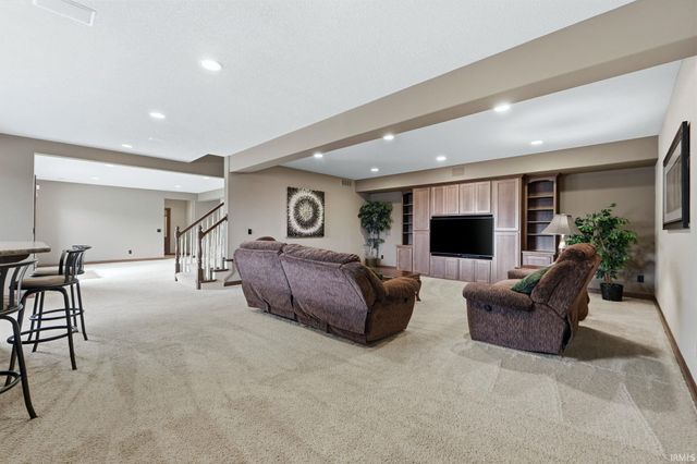 16005 Raptor Court, Huntertown, IN 46748
