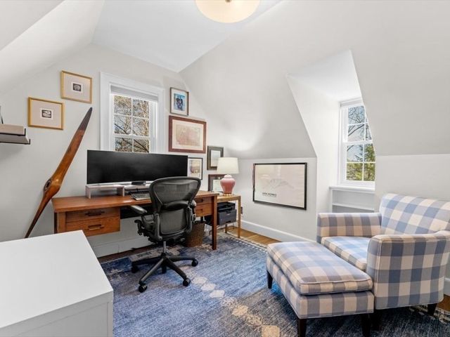 170 Benvenue St, Wellesley, MA 02482