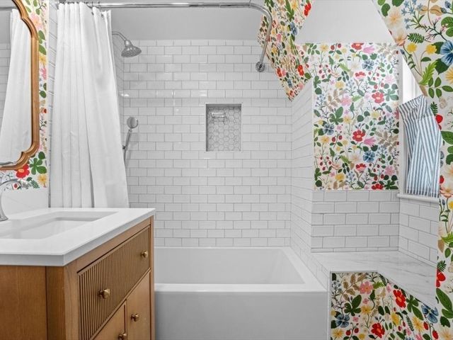 170 Benvenue St, Wellesley, MA 02482