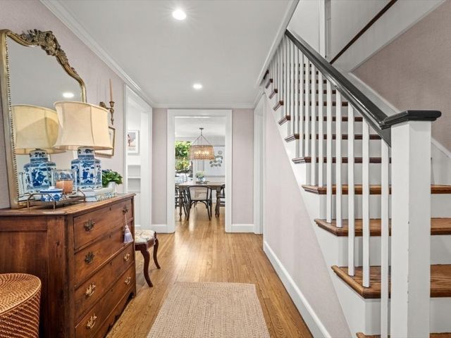 170 Benvenue St, Wellesley, MA 02482