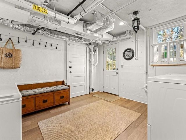 170 Benvenue St, Wellesley, MA 02482