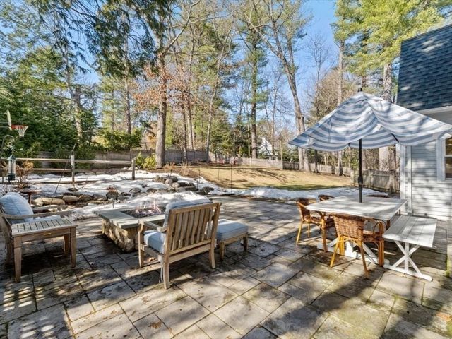 170 Benvenue St, Wellesley, MA 02482