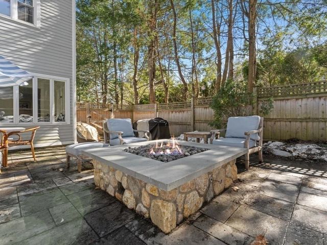 170 Benvenue St, Wellesley, MA 02482