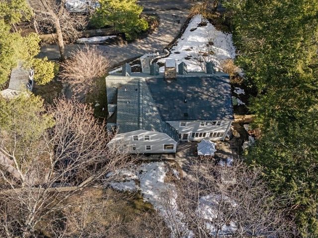 170 Benvenue St, Wellesley, MA 02482