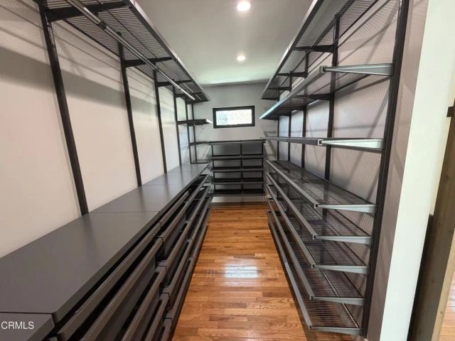 4703 Oakwood Avenue, La Canada Flintridge, CA 91011