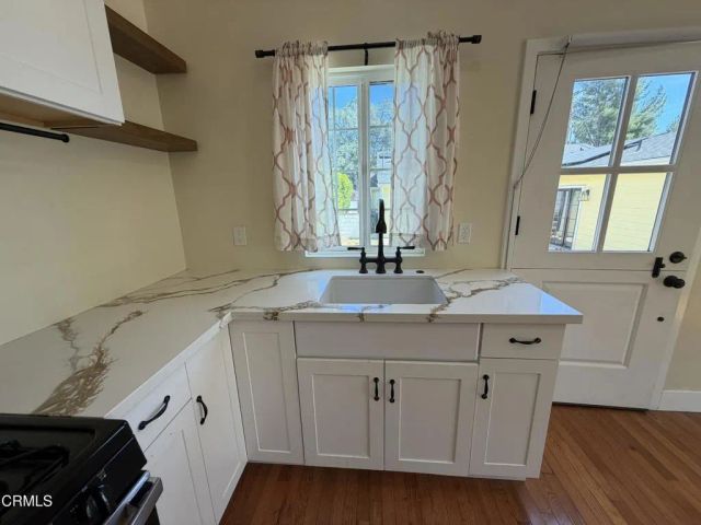 4703 Oakwood Avenue, La Canada Flintridge, CA 91011