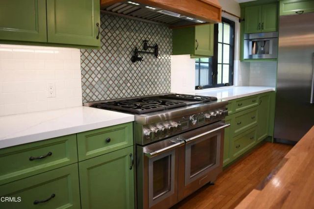 4703 Oakwood Avenue, La Canada Flintridge, CA 91011