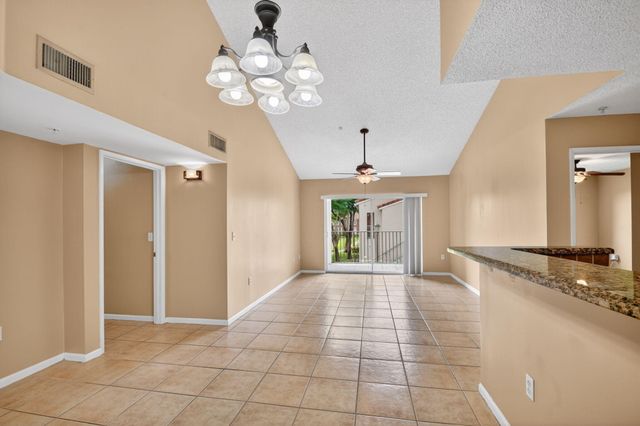 7864 Sonoma Springs Circle 206, Lake Worth, FL 33463