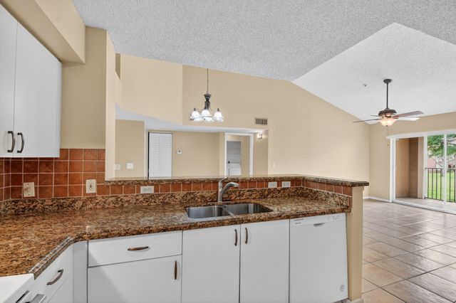 7864 Sonoma Springs Circle 206, Lake Worth, FL 33463