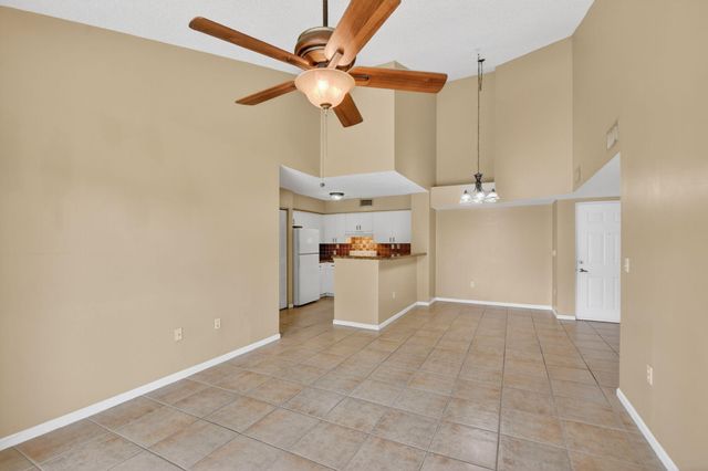 7864 Sonoma Springs Circle 206, Lake Worth, FL 33463