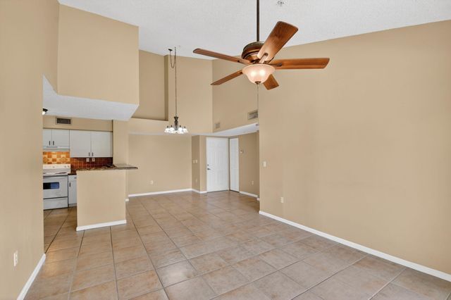 7864 Sonoma Springs Circle 206, Lake Worth, FL 33463