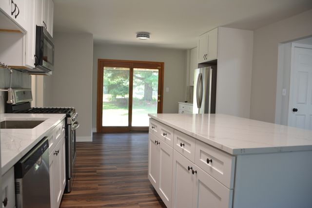 2811 Limerick Drive, Cary, IL 60013