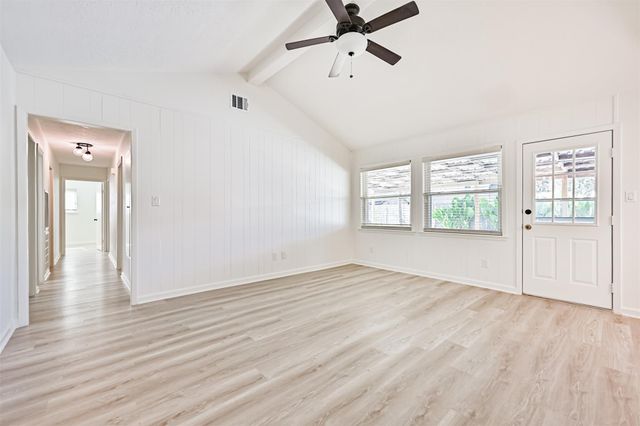 409 Linda Lane, Friendswood, TX 77546