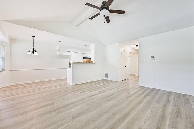 409 Linda Lane, Friendswood, TX 77546