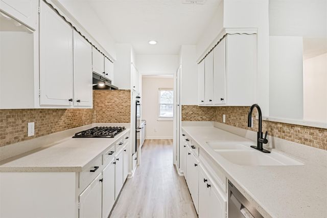 409 Linda Lane, Friendswood, TX 77546