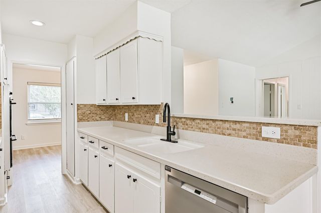 409 Linda Lane, Friendswood, TX 77546