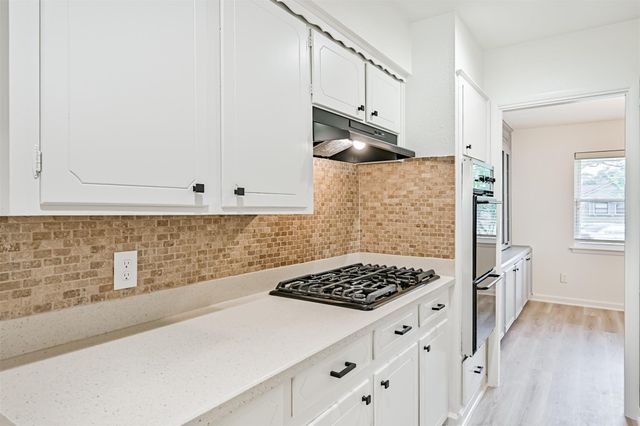 409 Linda Lane, Friendswood, TX 77546