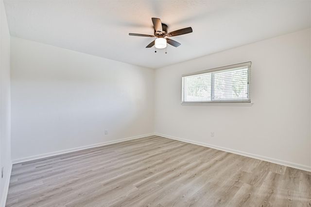 409 Linda Lane, Friendswood, TX 77546