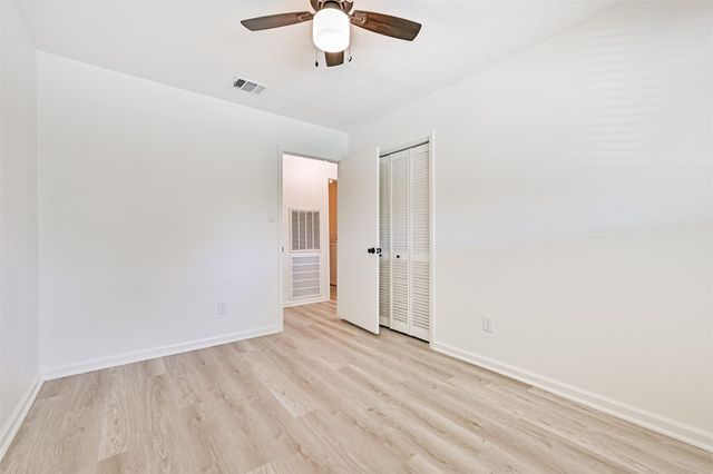 409 Linda Lane, Friendswood, TX 77546