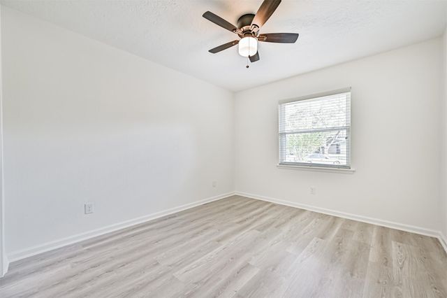 409 Linda Lane, Friendswood, TX 77546