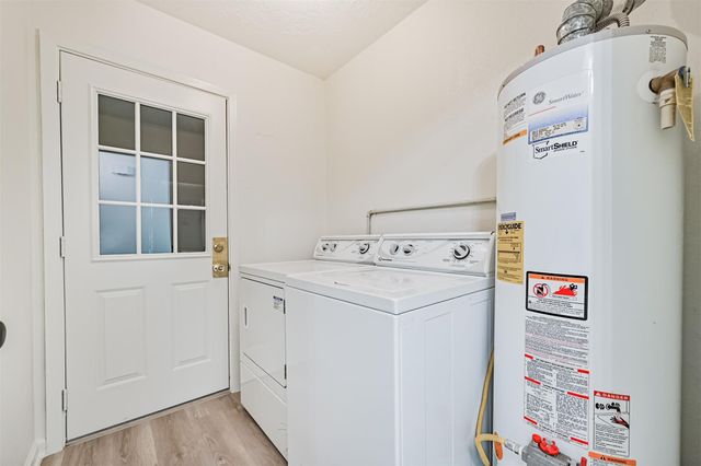 409 Linda Lane, Friendswood, TX 77546