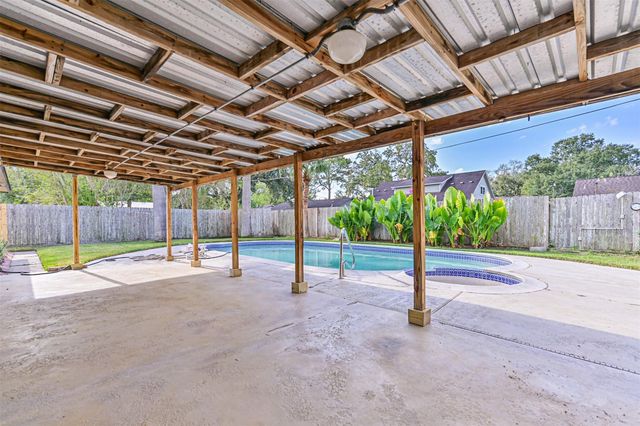 409 Linda Lane, Friendswood, TX 77546