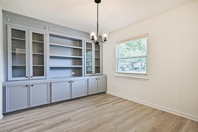 409 Linda Lane, Friendswood, TX 77546