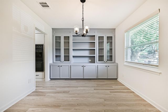 409 Linda Lane, Friendswood, TX 77546