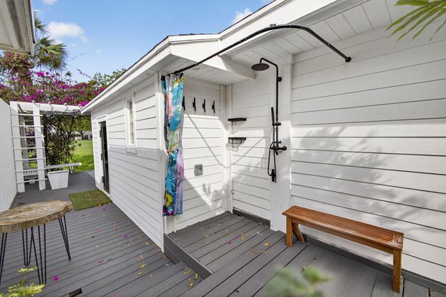 17085 Bay Street, Jupiter, FL 33477