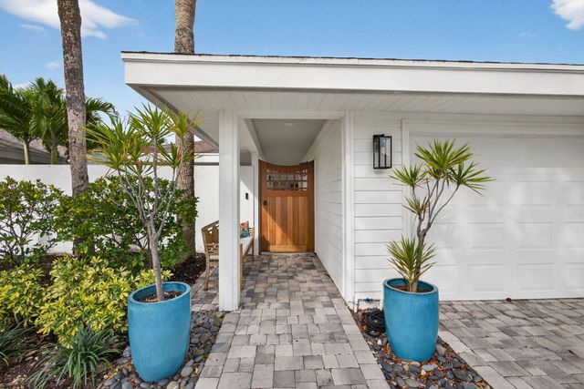 17085 Bay Street, Jupiter, FL 33477