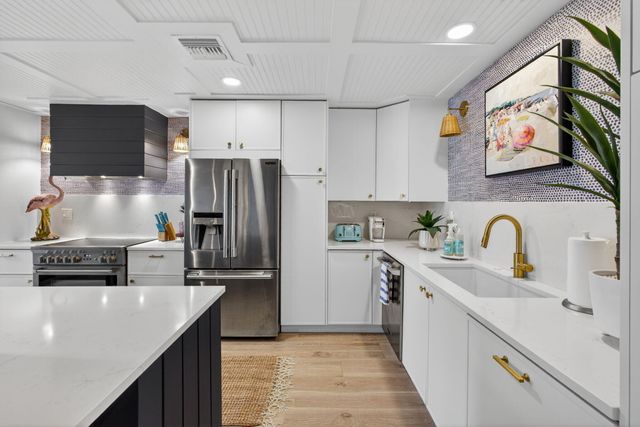 17085 Bay Street, Jupiter, FL 33477