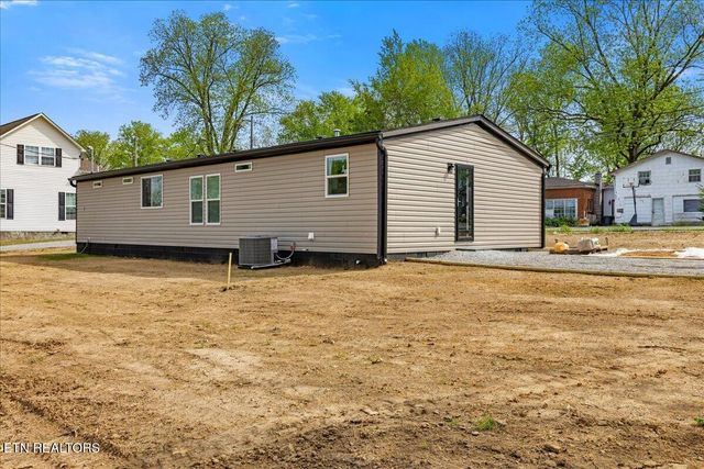 9 Hamilton Street, Englewood, TN 37329