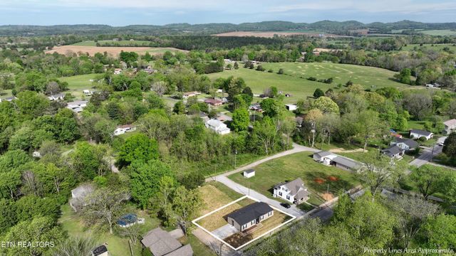 9 Hamilton Street, Englewood, TN 37329