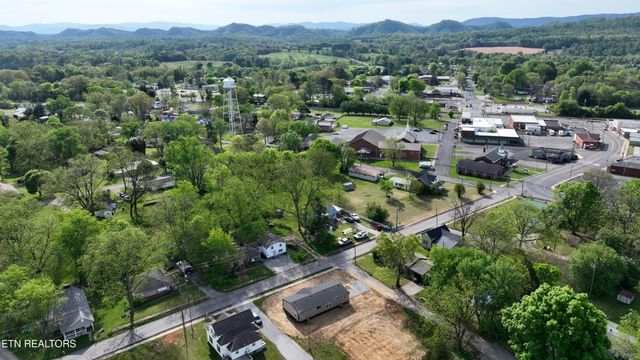 9 Hamilton Street, Englewood, TN 37329