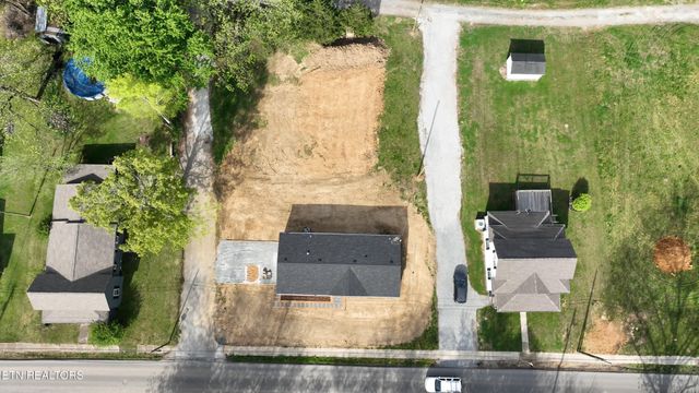 9 Hamilton Street, Englewood, TN 37329