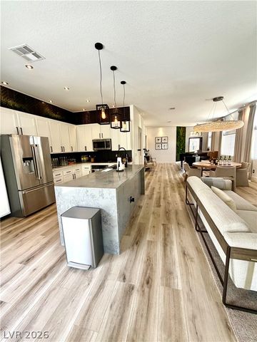 10317 Summer River Avenue, Las Vegas, NV 89144