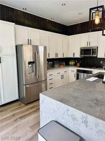 10317 Summer River Avenue, Las Vegas, NV 89144