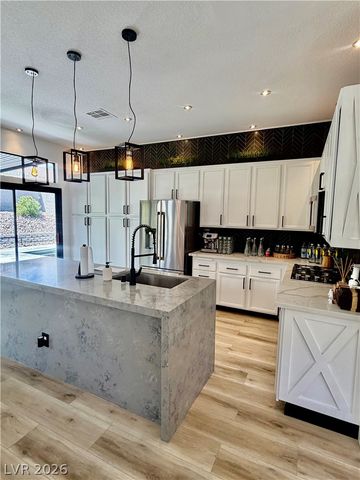10317 Summer River Avenue, Las Vegas, NV 89144