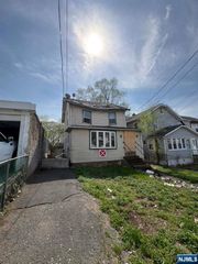 9 Herpers Street, Irvington, NJ 07111