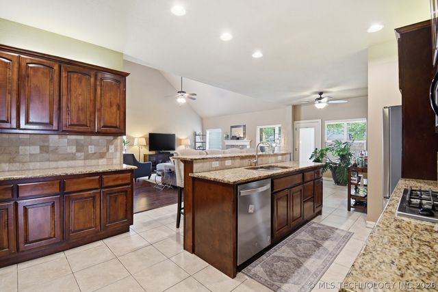 4103 W Roanoke Place, Broken Arrow, OK 74011