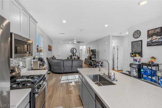 9649 Peggy Publow Avenue, Las Vegas, NV 89143