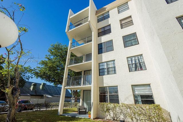 6193 Rock Island Rd 119, Tamarac, FL 33319