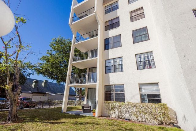 6193 Rock Island Rd 119, Tamarac, FL 33319