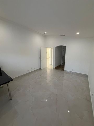 4966 SW 33rd Terrace, Hollywood, FL 33312