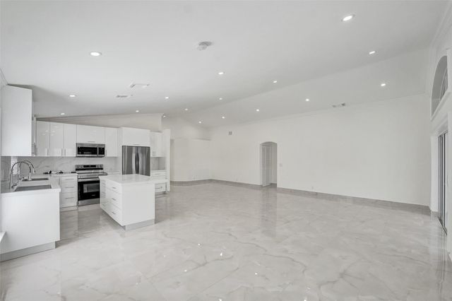 4966 SW 33rd Terrace, Hollywood, FL 33312