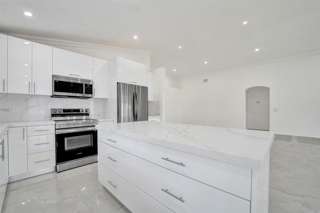 4966 SW 33rd Terrace, Hollywood, FL 33312