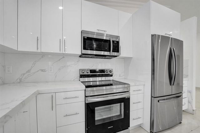 4966 SW 33rd Terrace, Hollywood, FL 33312