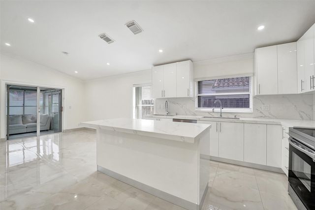 4966 SW 33rd Terrace, Hollywood, FL 33312