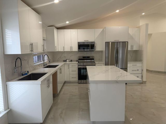 4966 SW 33rd Terrace, Hollywood, FL 33312