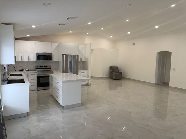 4966 SW 33rd Terrace, Hollywood, FL 33312